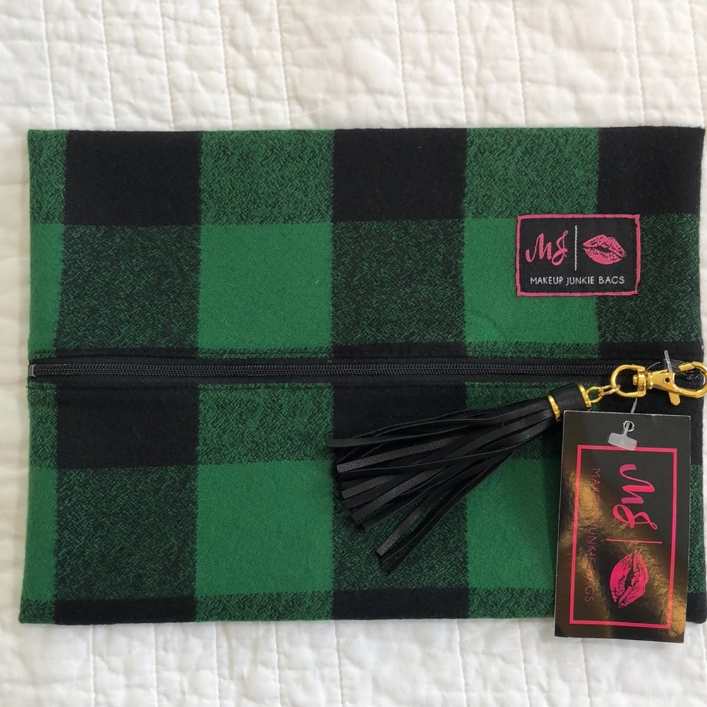 NEW Makeup Junkie Bag Medium Black & Green Plaid